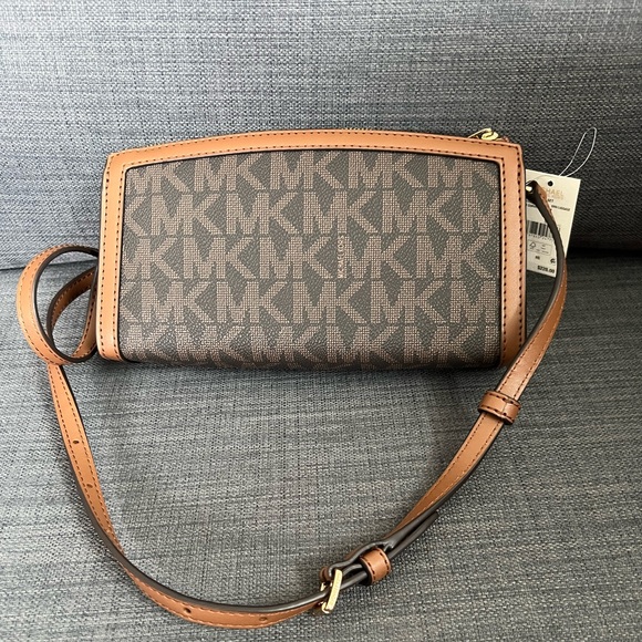 NWT MICHAEL KORS JET SET MEDIUM CURVED TOP ZIP CROSSBODY SHOULDER BAG PURSE - Picture 5 of 8